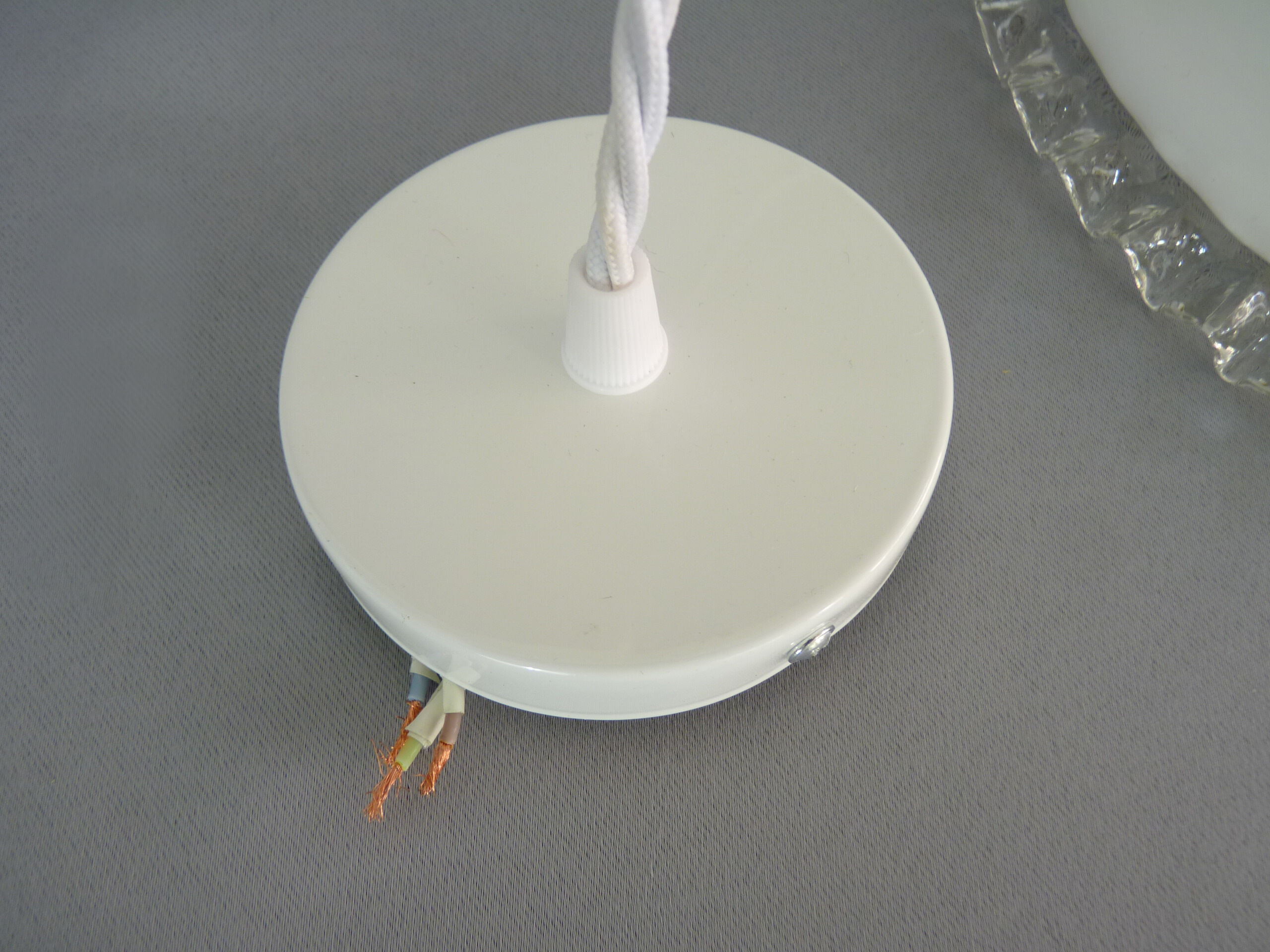 Flat white opaline hanging with transparent toothed collar