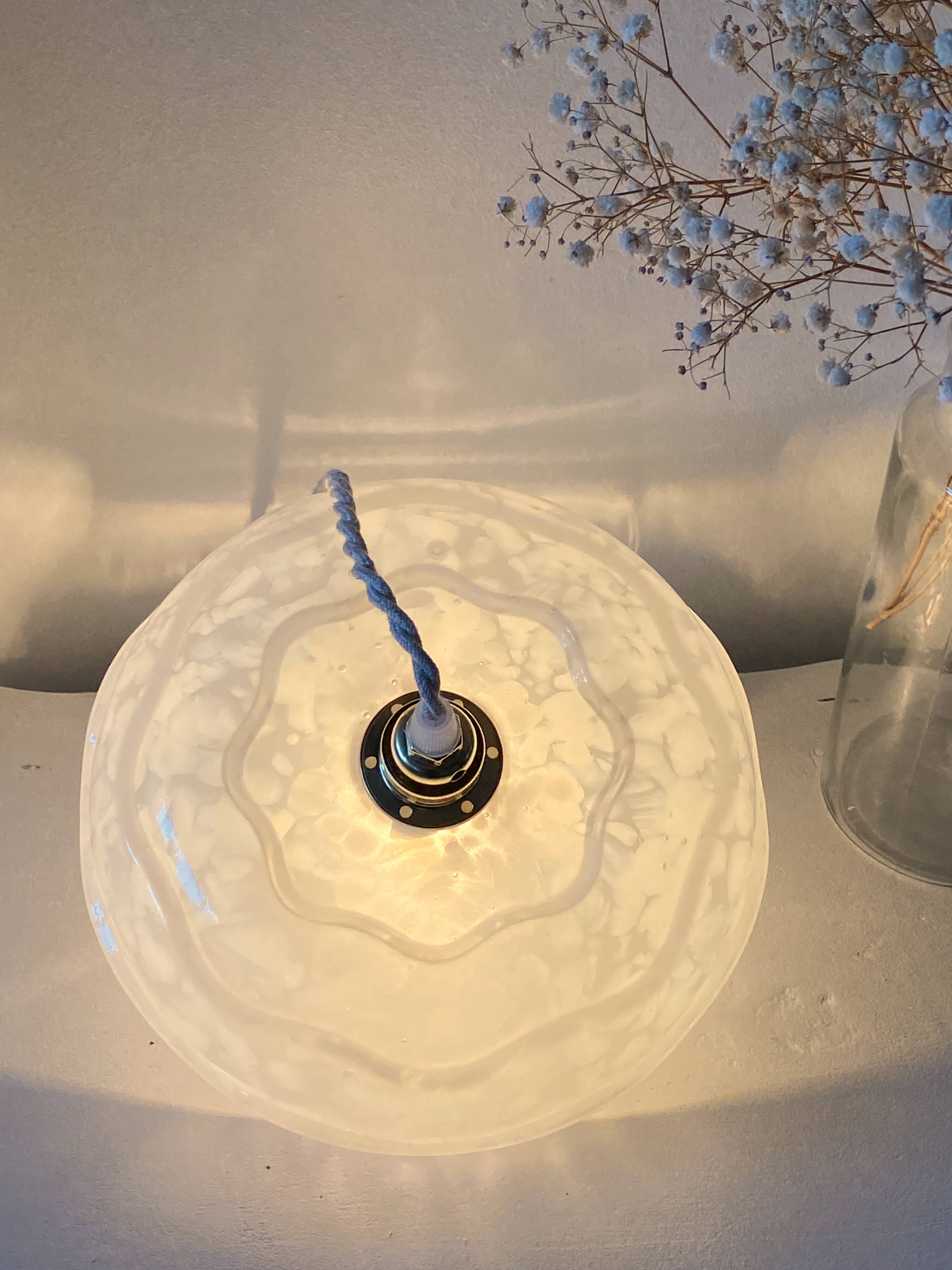 Suspension verre de Clichy blanc