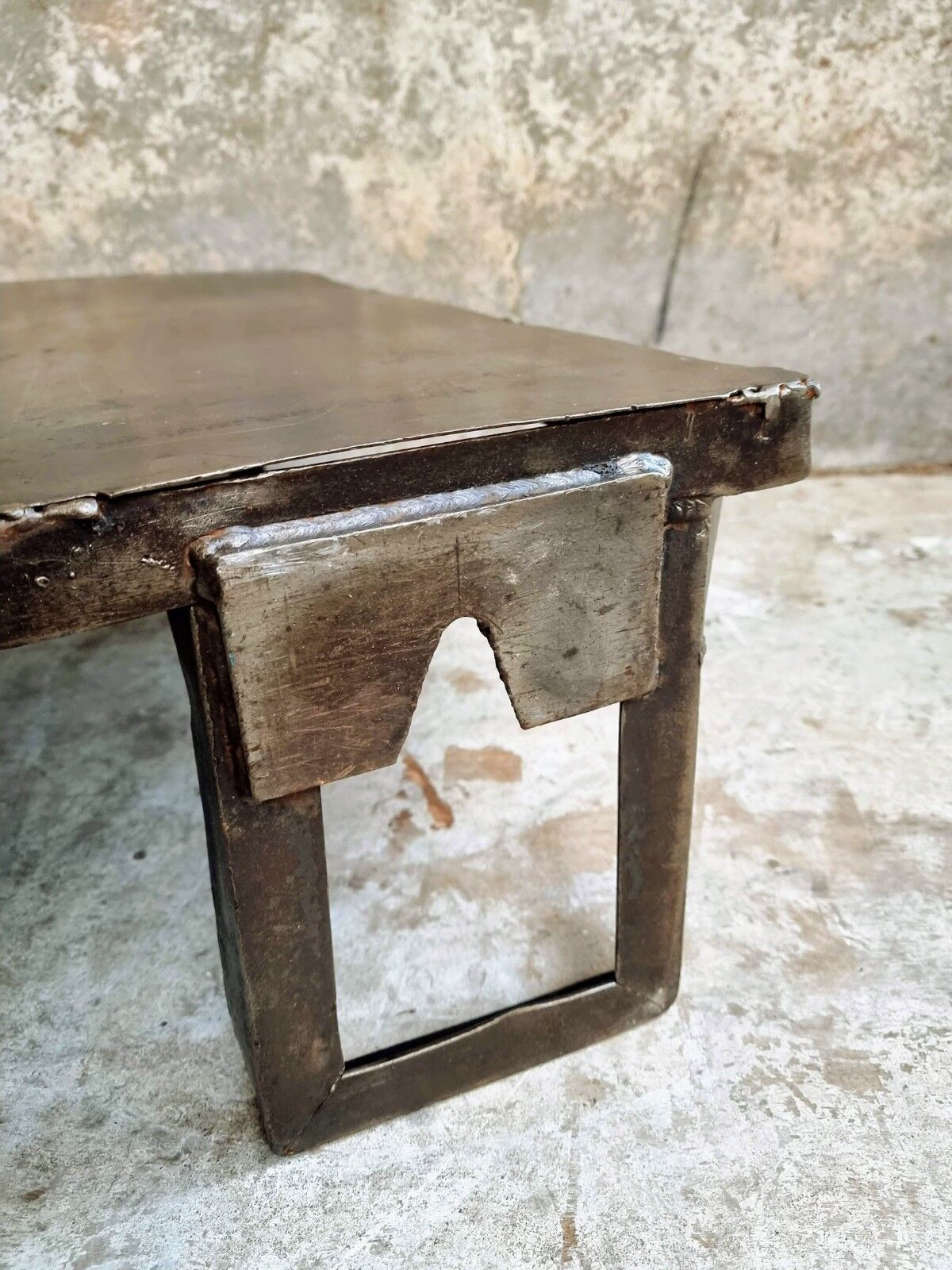 Industrial coffee table steel pallet table