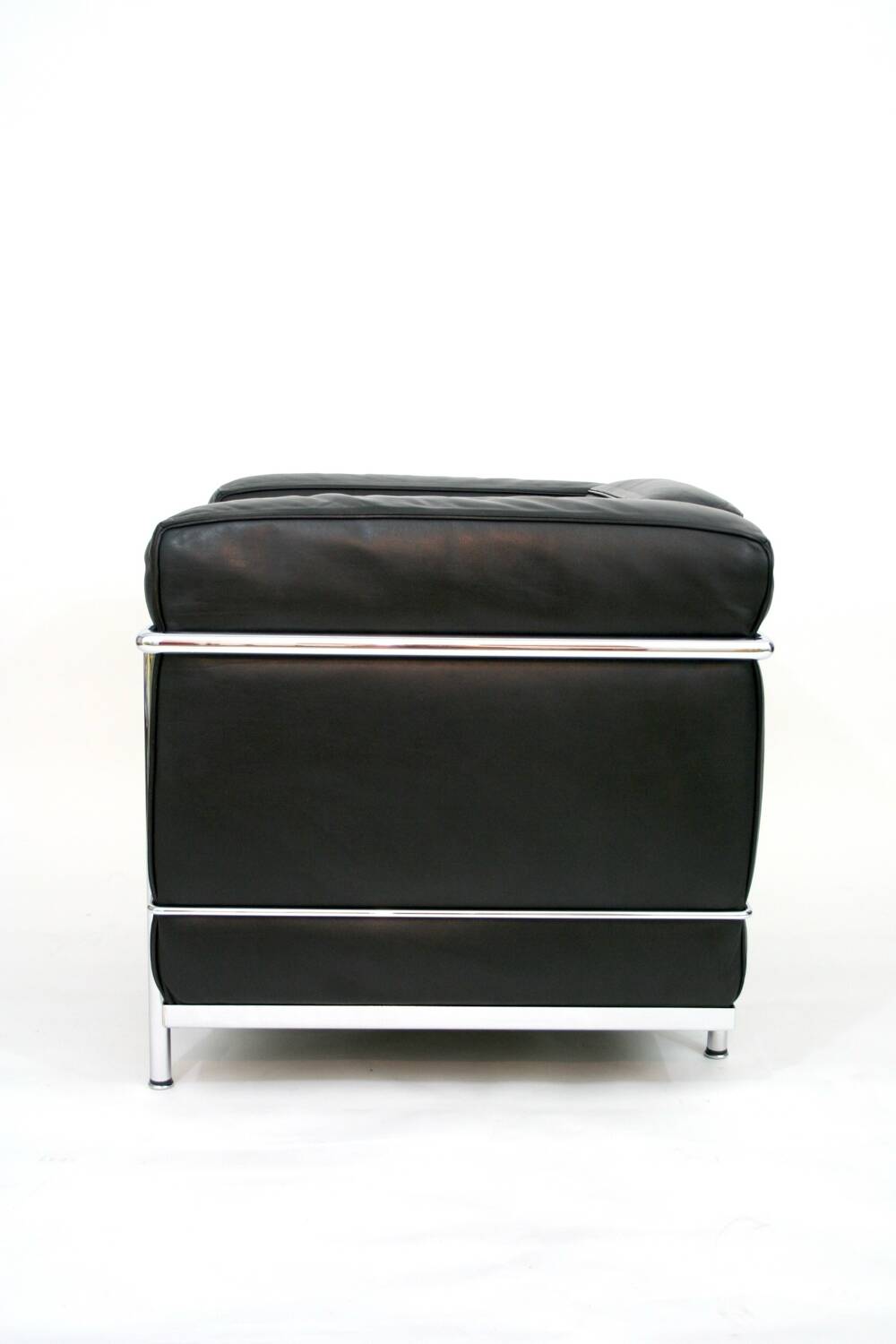 Pair of LC2 armchairs Perriand, Le Corbusier, Jeanneret, ed. Cassina