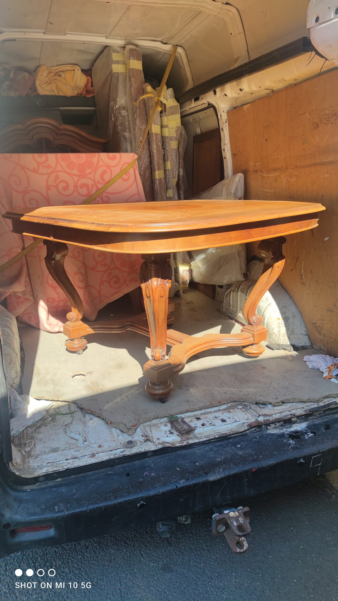 Dining table in solid blond walnut extendable Louis XV style around 1910/20