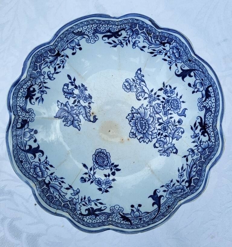 Longwy Chinese compote bowl 19th century salamanders