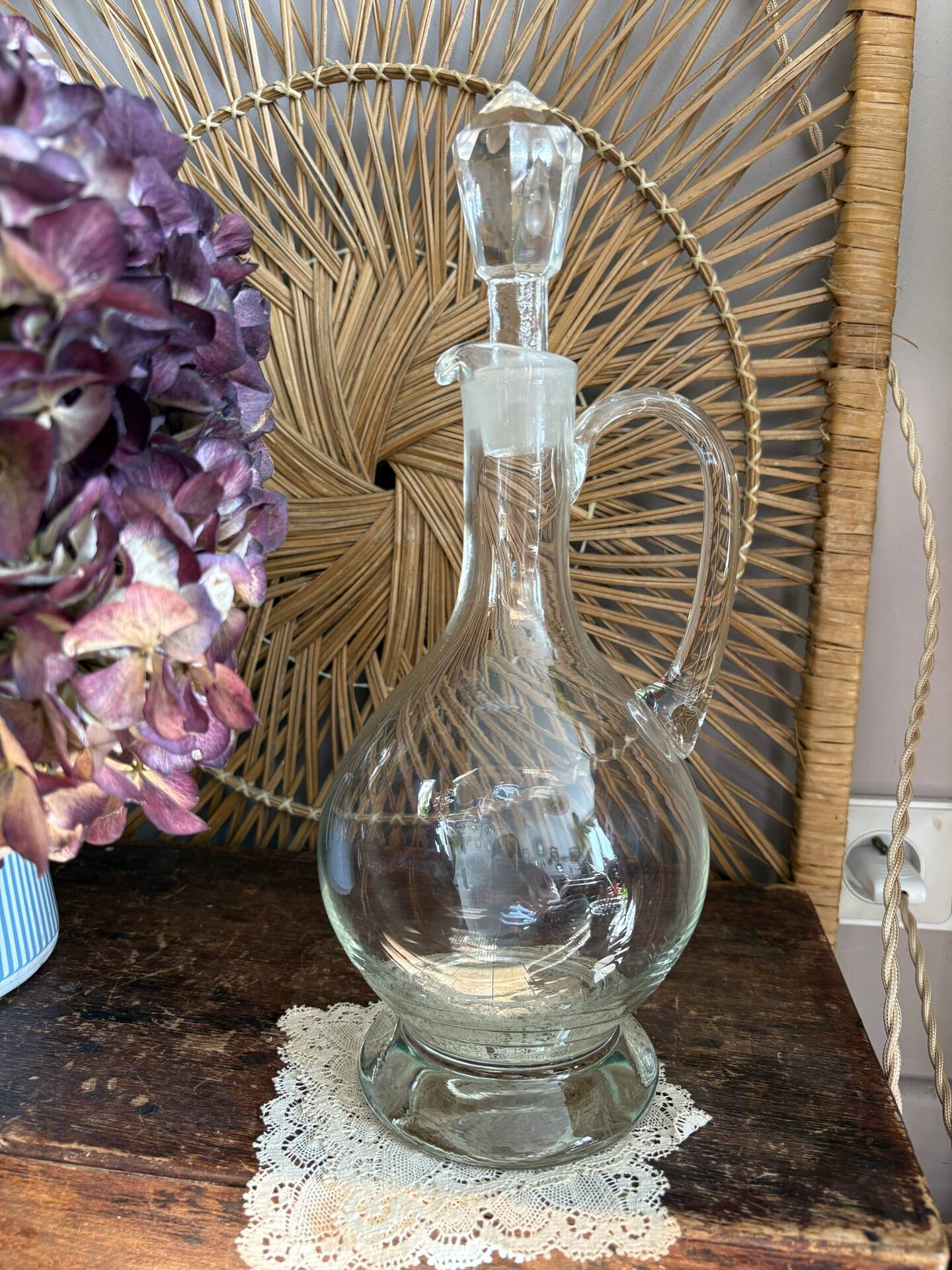 Ancienne carafe en cristal à décanter à vin