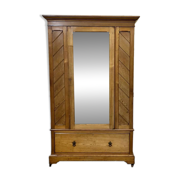 English oak wardrobe from the early 20th century.