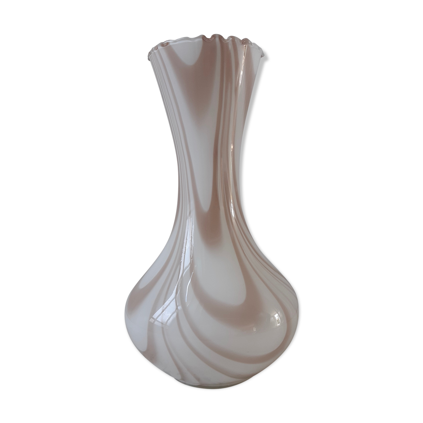 Vase in opaline dentelé and marbled 30s