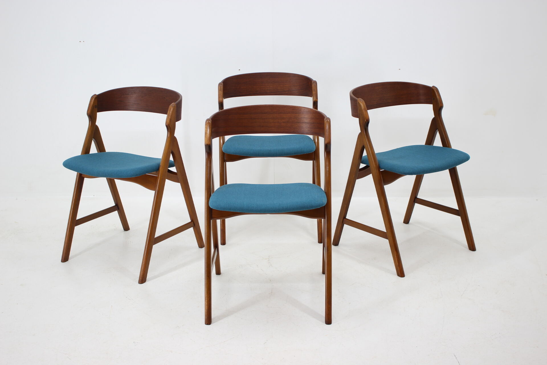 1960s Dining chairs by Henning Kjaernulf for Boltinge Støle Møbelfabrik, set of 4