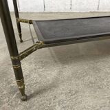 Table basse en laiton, verre et cuir des années 50
