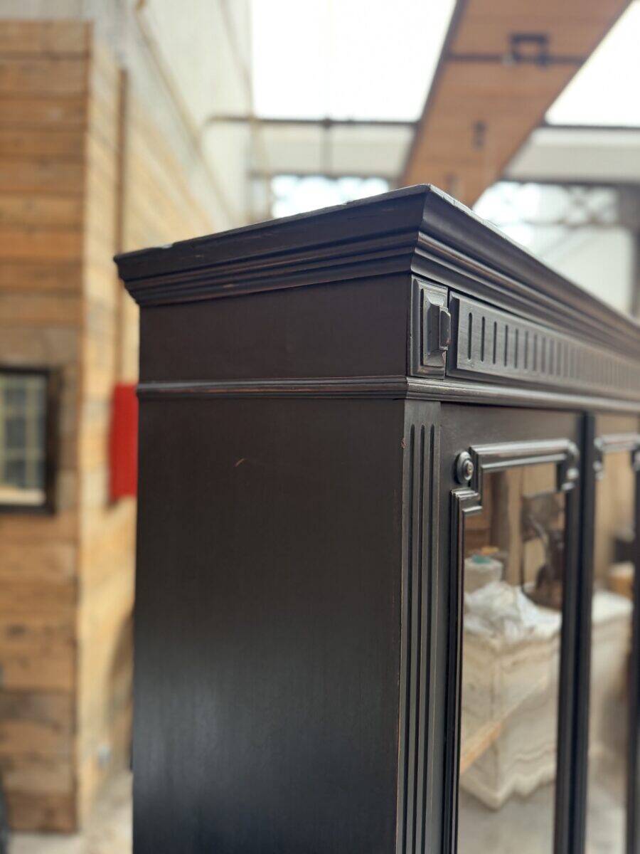 Napoleon III display cabinet