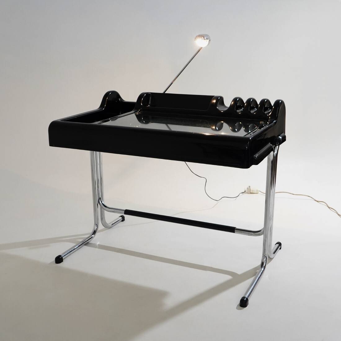 Desk with lamp by Vittorio Parigi and Nani Prina for Molteni, 1970s