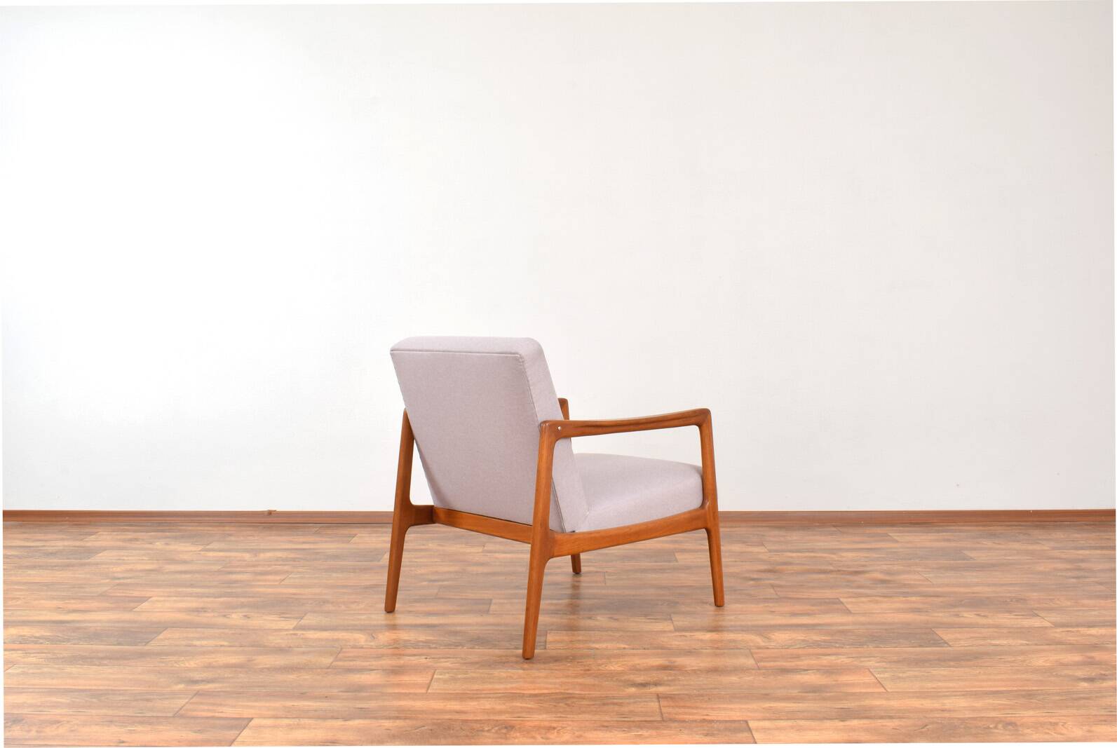 Fauteuil en teck suédois du milieu du siècle par Alf Svensson pour Dux, années 1960.