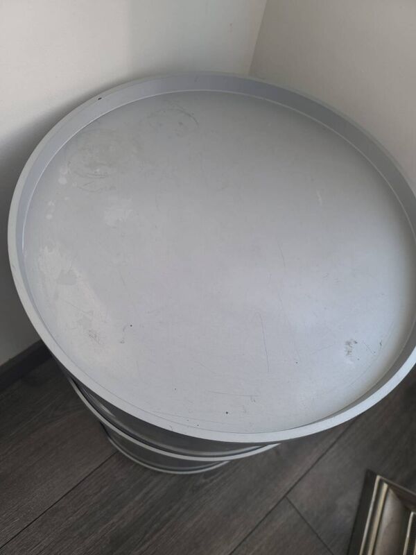 Kartell table de chevet grise avec 2 compartiments