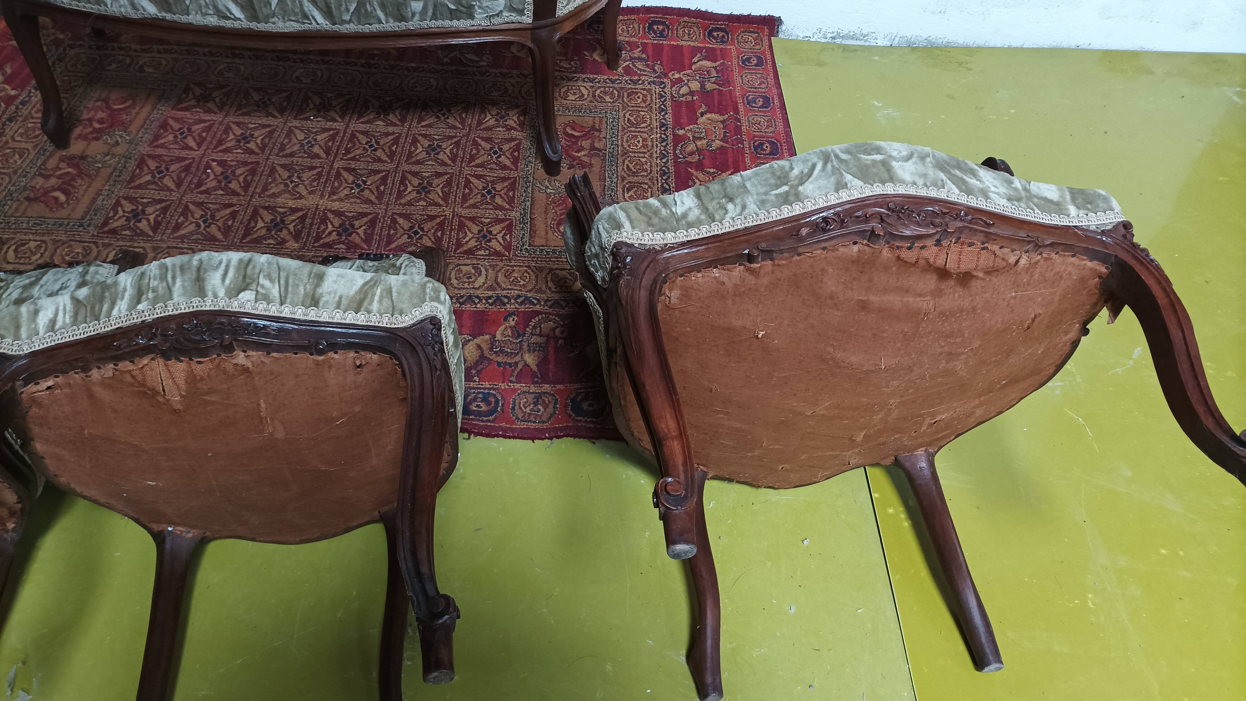 Living room set of Rocaille bench and armchairs in walnut