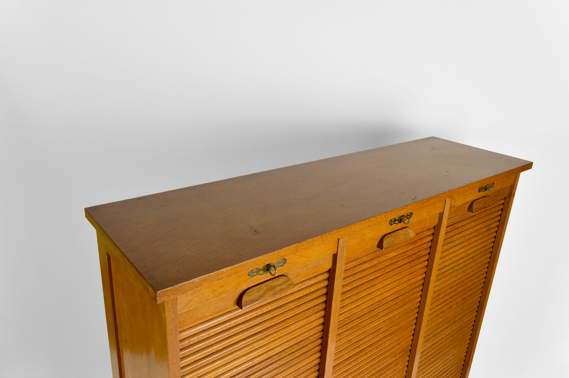 Large notary furniture with curtains by G.M. Radia, circa 1920