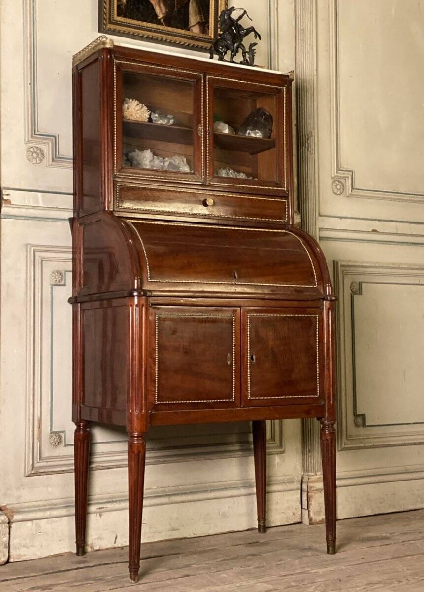 Cylinder desk in solid mahogany, late 18th century