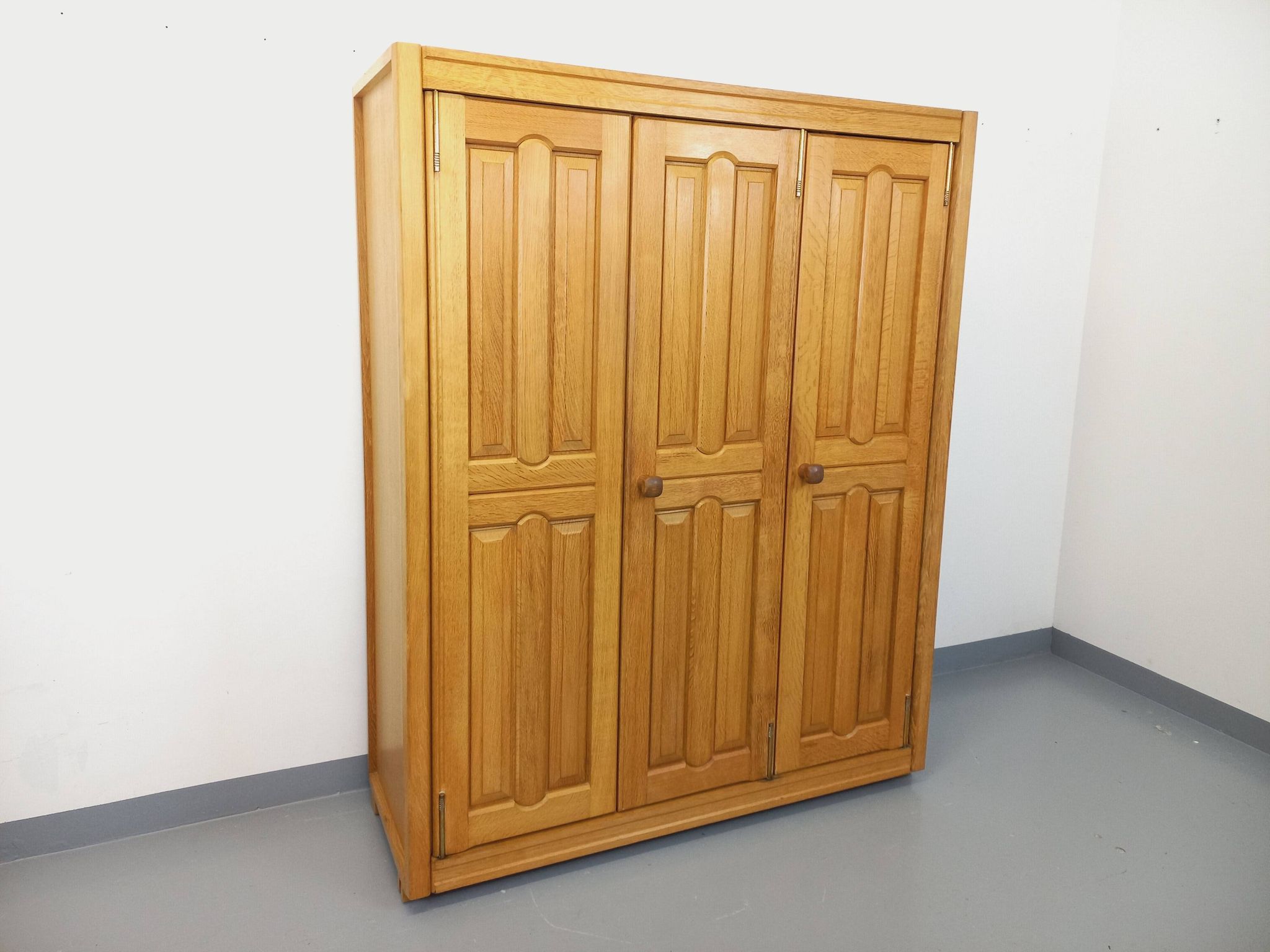 Vintage Guillerme et Chambron wardrobe in solid oak from the 60s