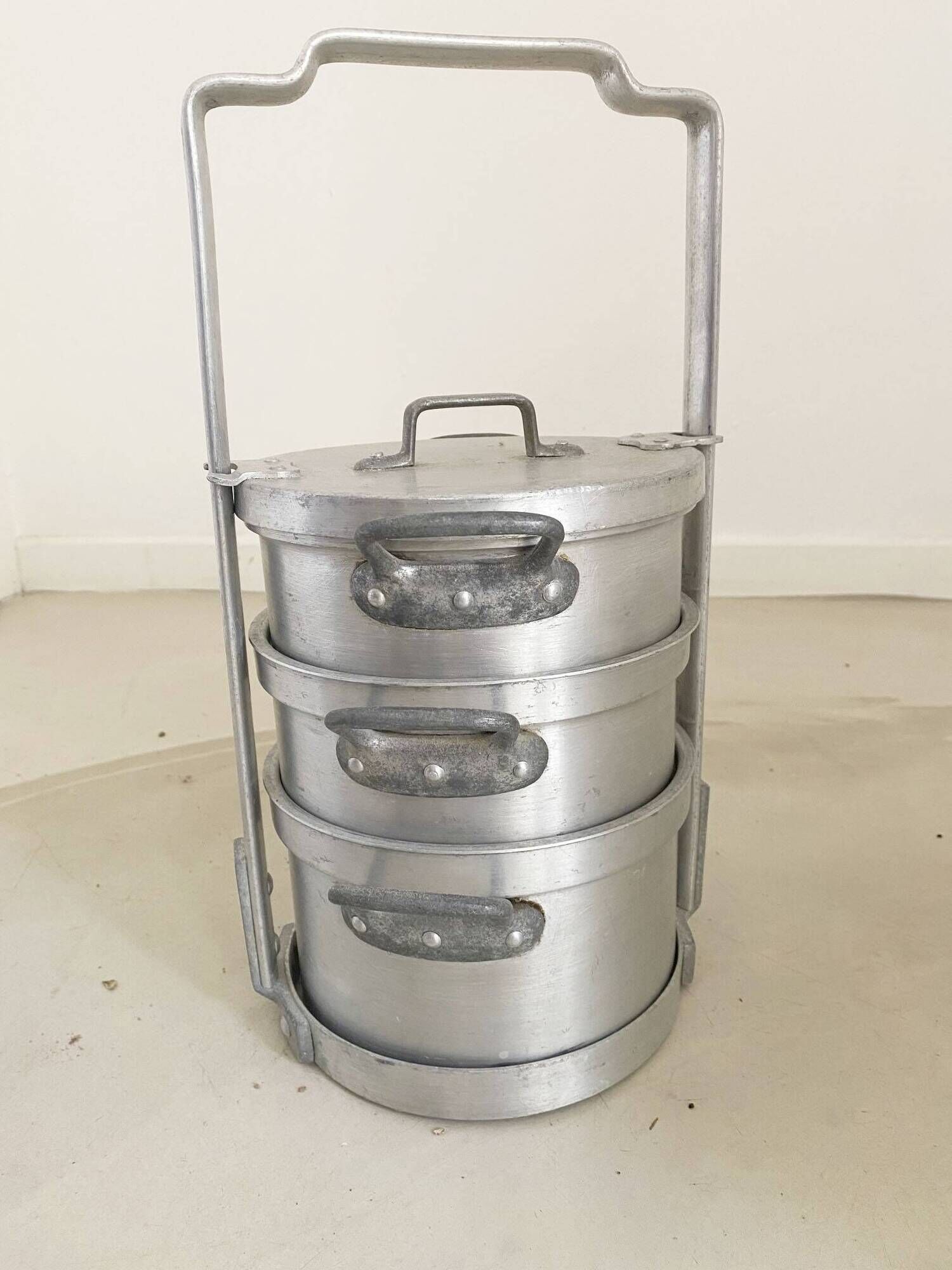 1 BENTO composed of 3 military bowls WITH ALU LID 1960