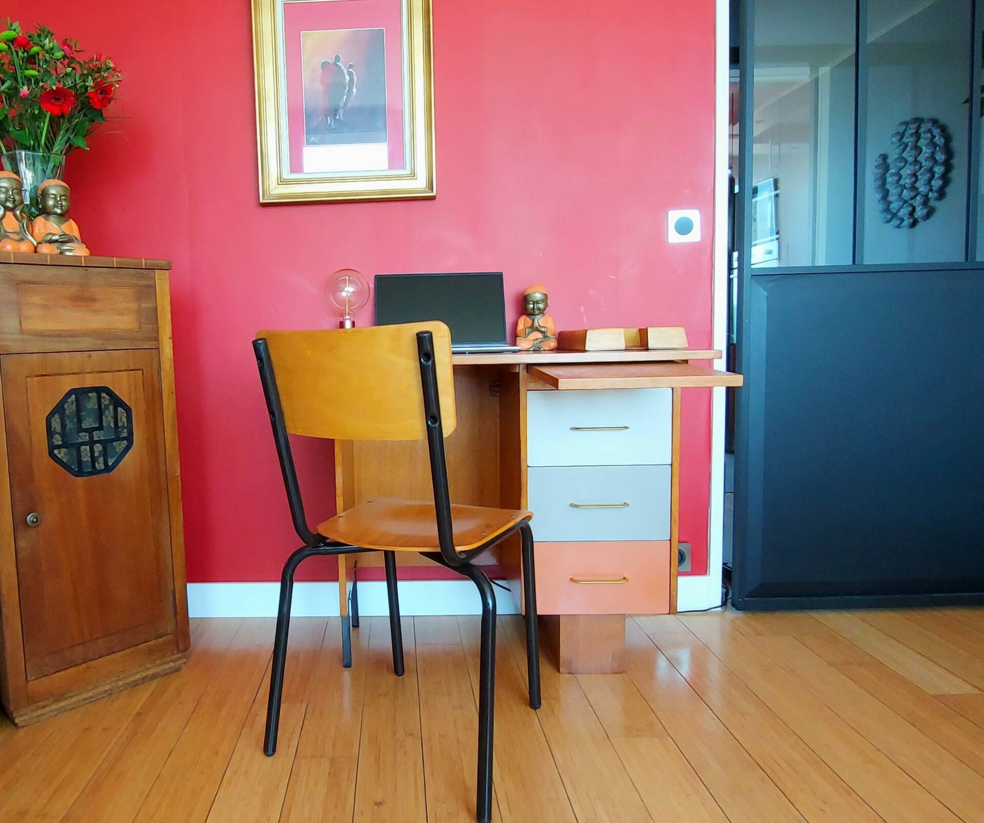 Restored vintage desk + matching chair 89 x 50 x 76 cm