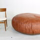 Pouf en cuir de couleur cognac 1960