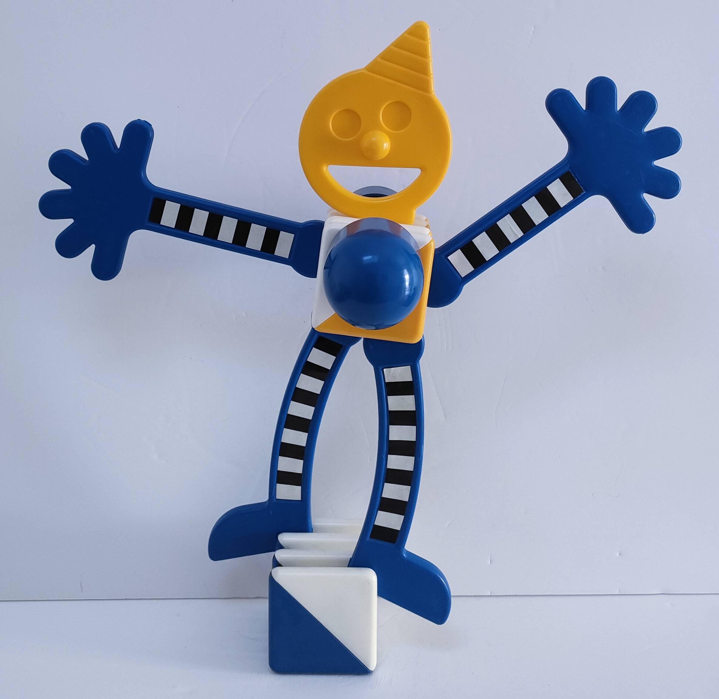 90s design construction game