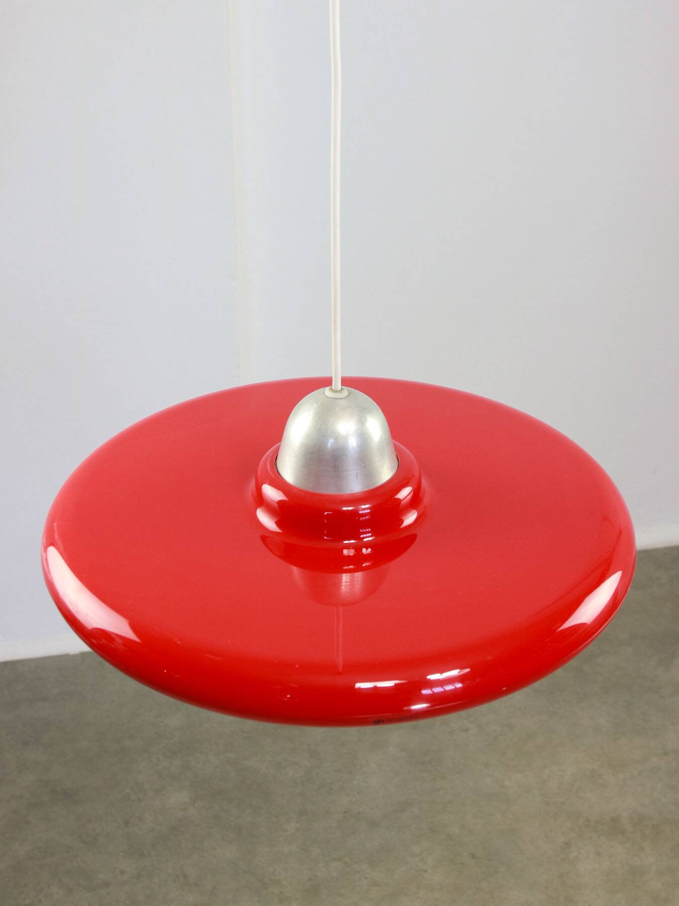Space-Age Saucer Pendant in Red Plexiglas from Guzzini, 1960s