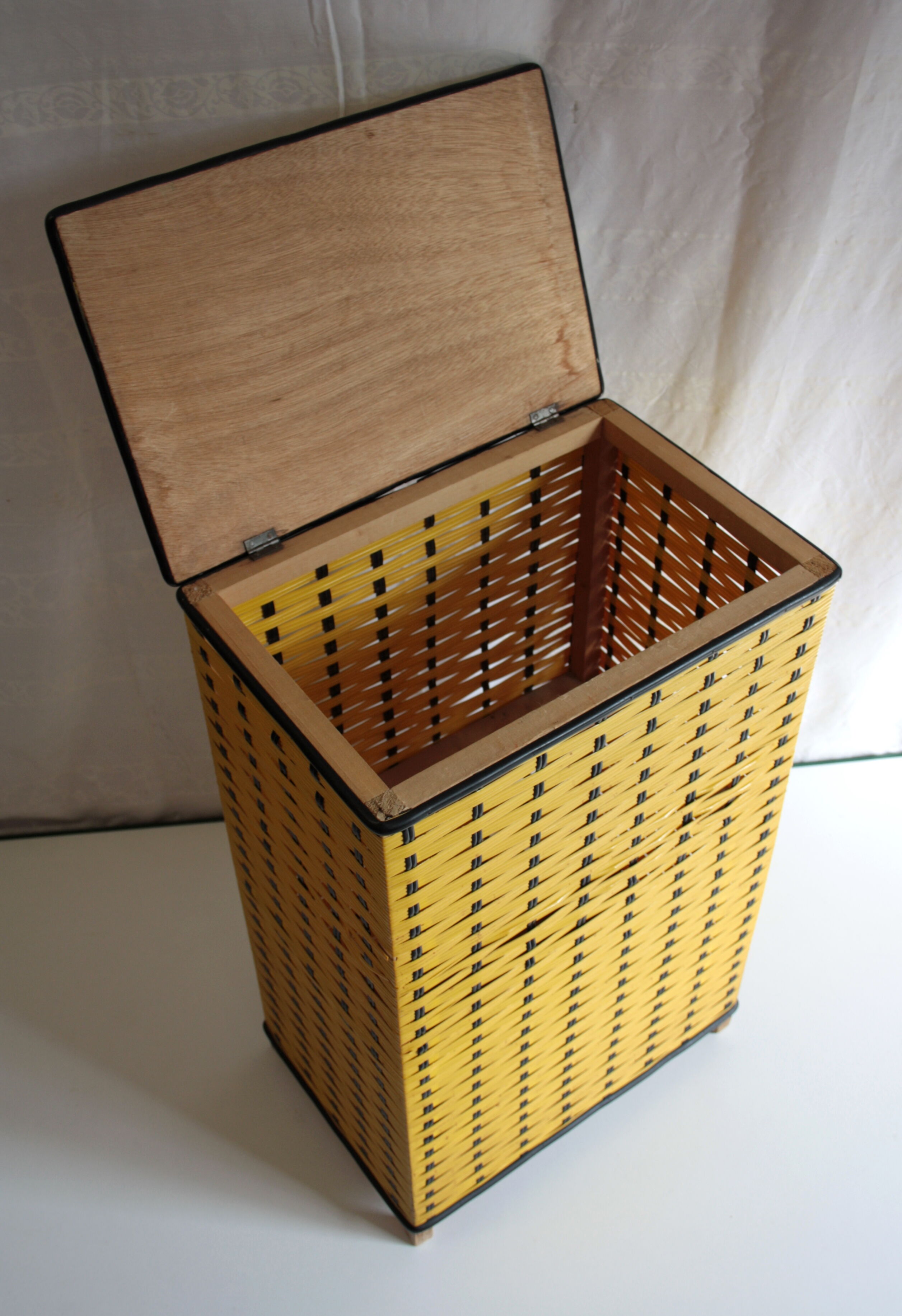 Laundry basket circa 70