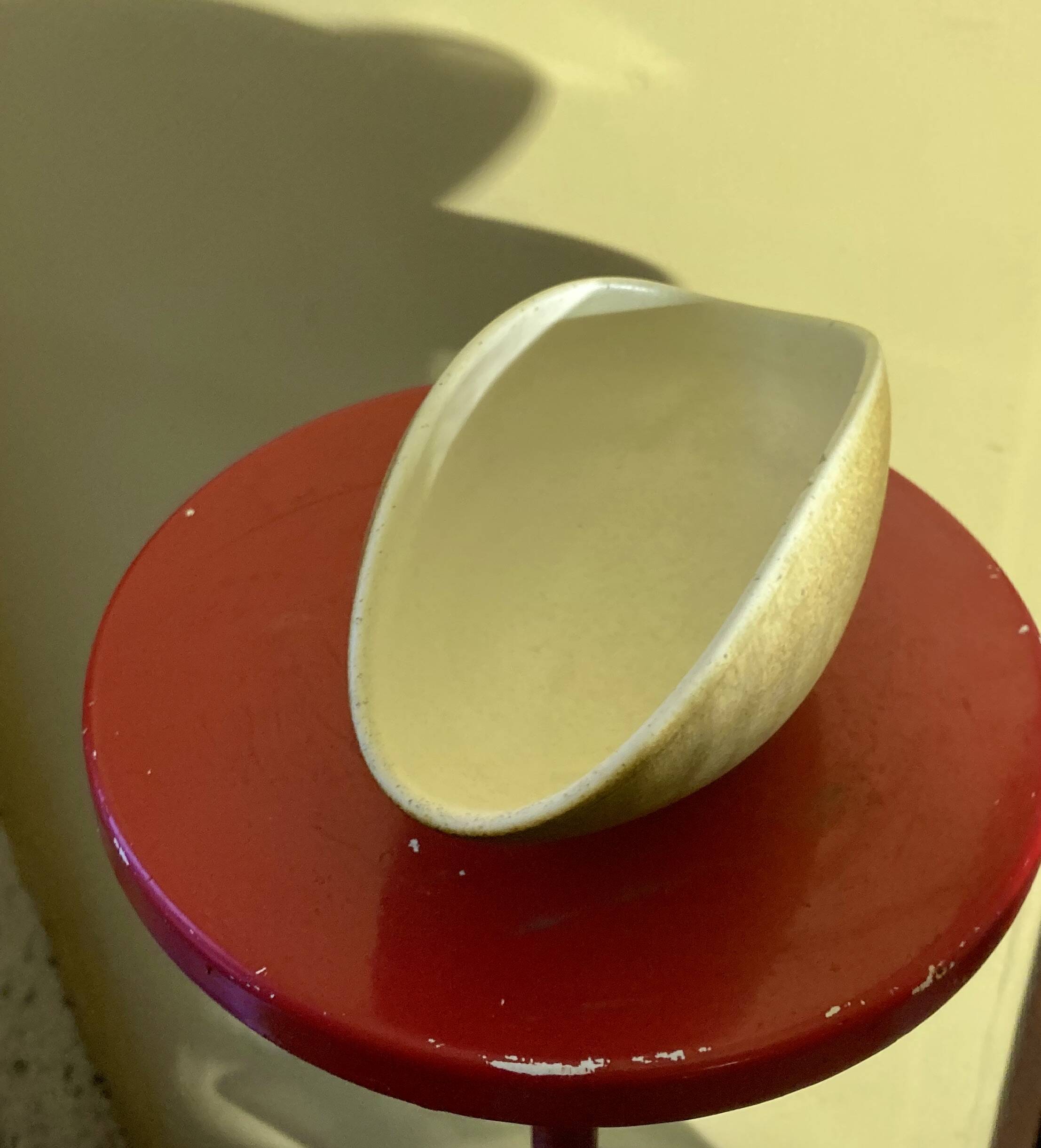 Greyish yellow bowl by Suzanne Ramié (1905-1974) and Atelier Madoura (XX) Bowl -Madoura