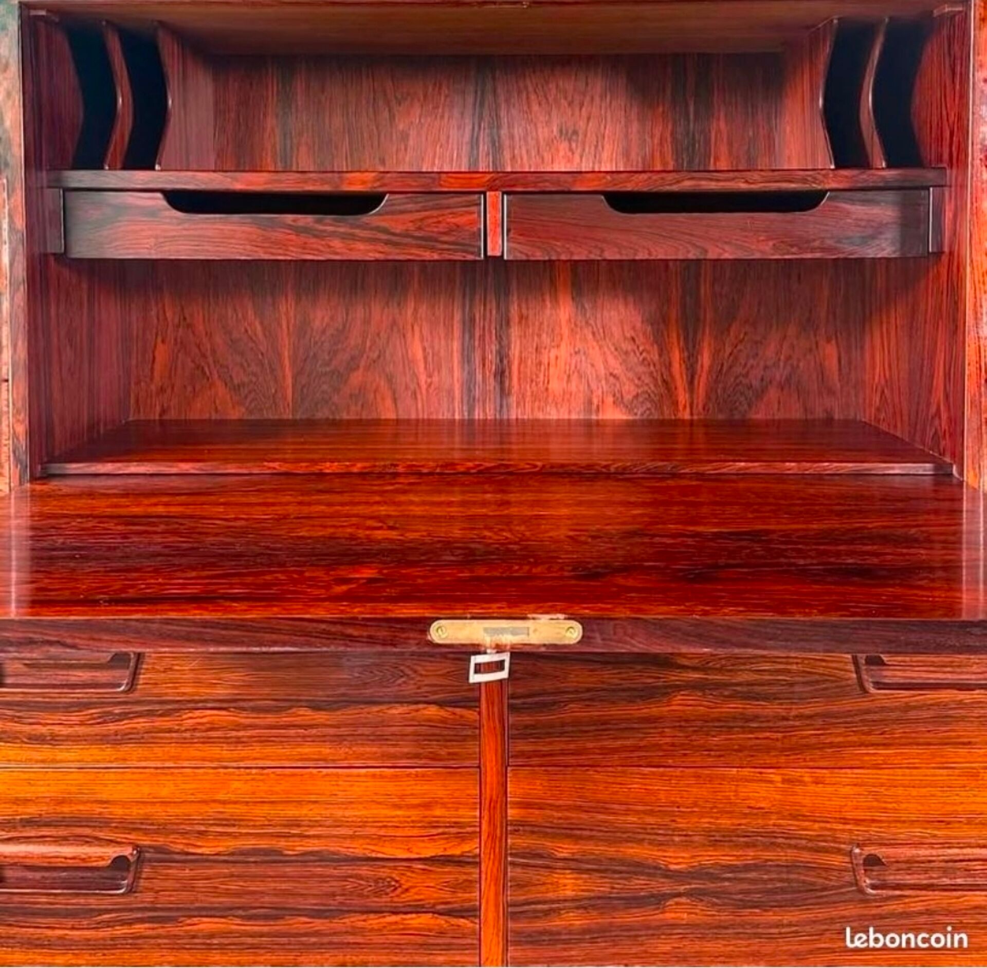 Very rare – Model No. 69 secretary in Rio rosewood – Arne Wahl I