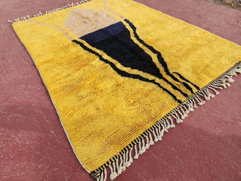 Handmade yellow Berber rug, size 160 x 240 cm