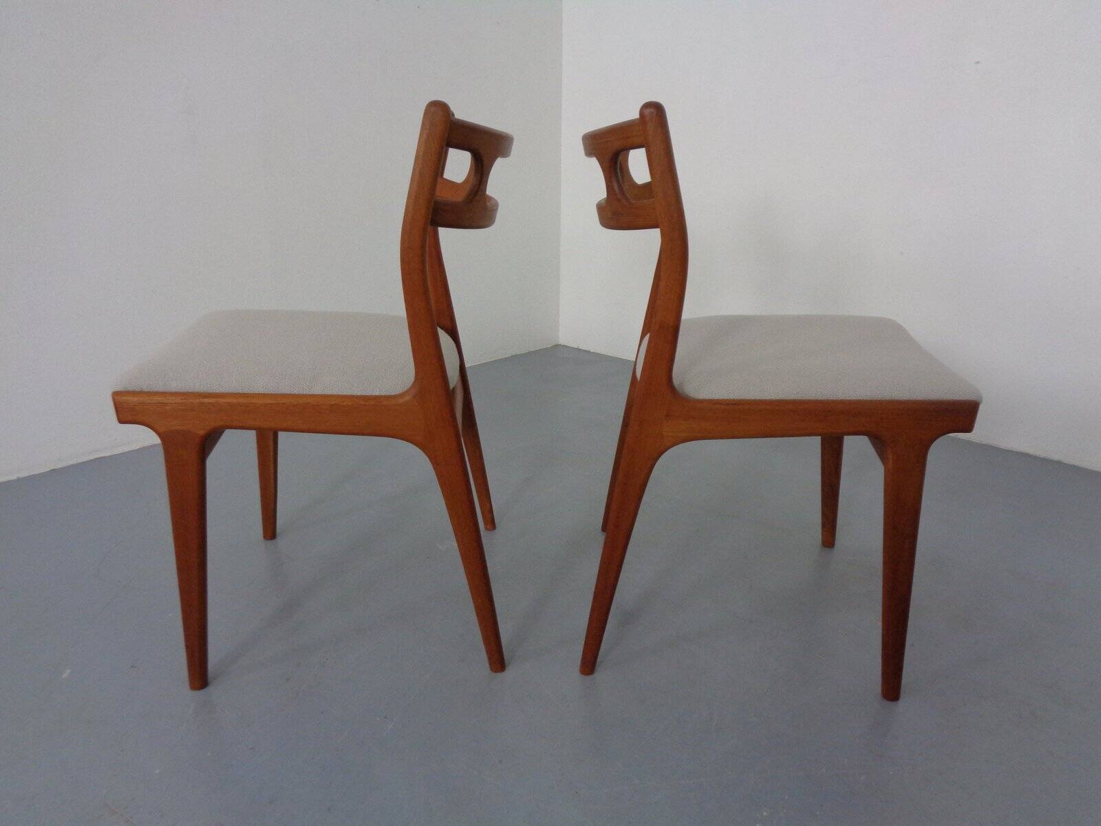 Model 138 Teak & Kvadrat Hallingdal Dining Chairs by Johannes Andersen for Uldum Møbelfabrik, Denmark, 1960s, Set of 2