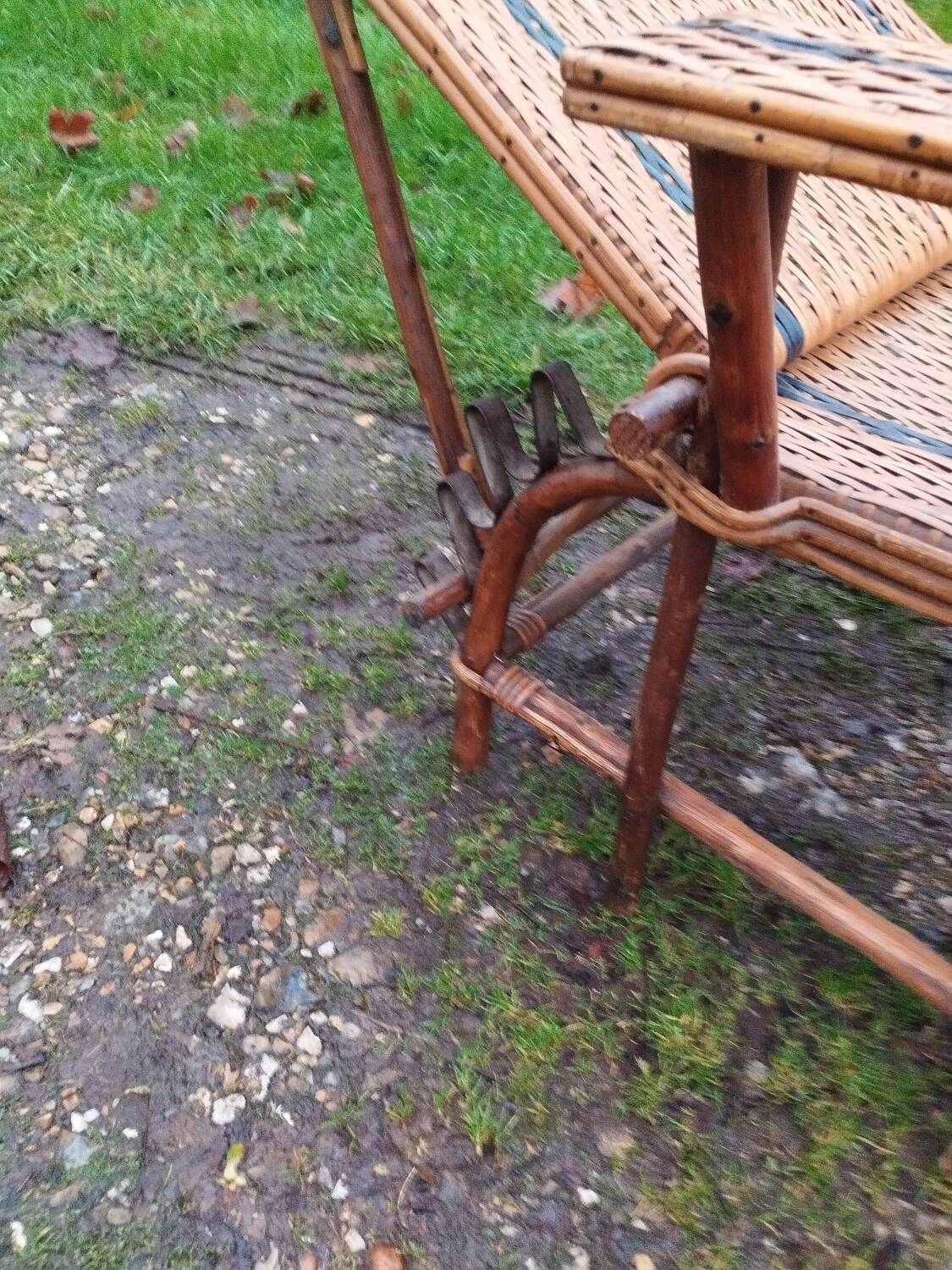 Vintage rattan chaise longue