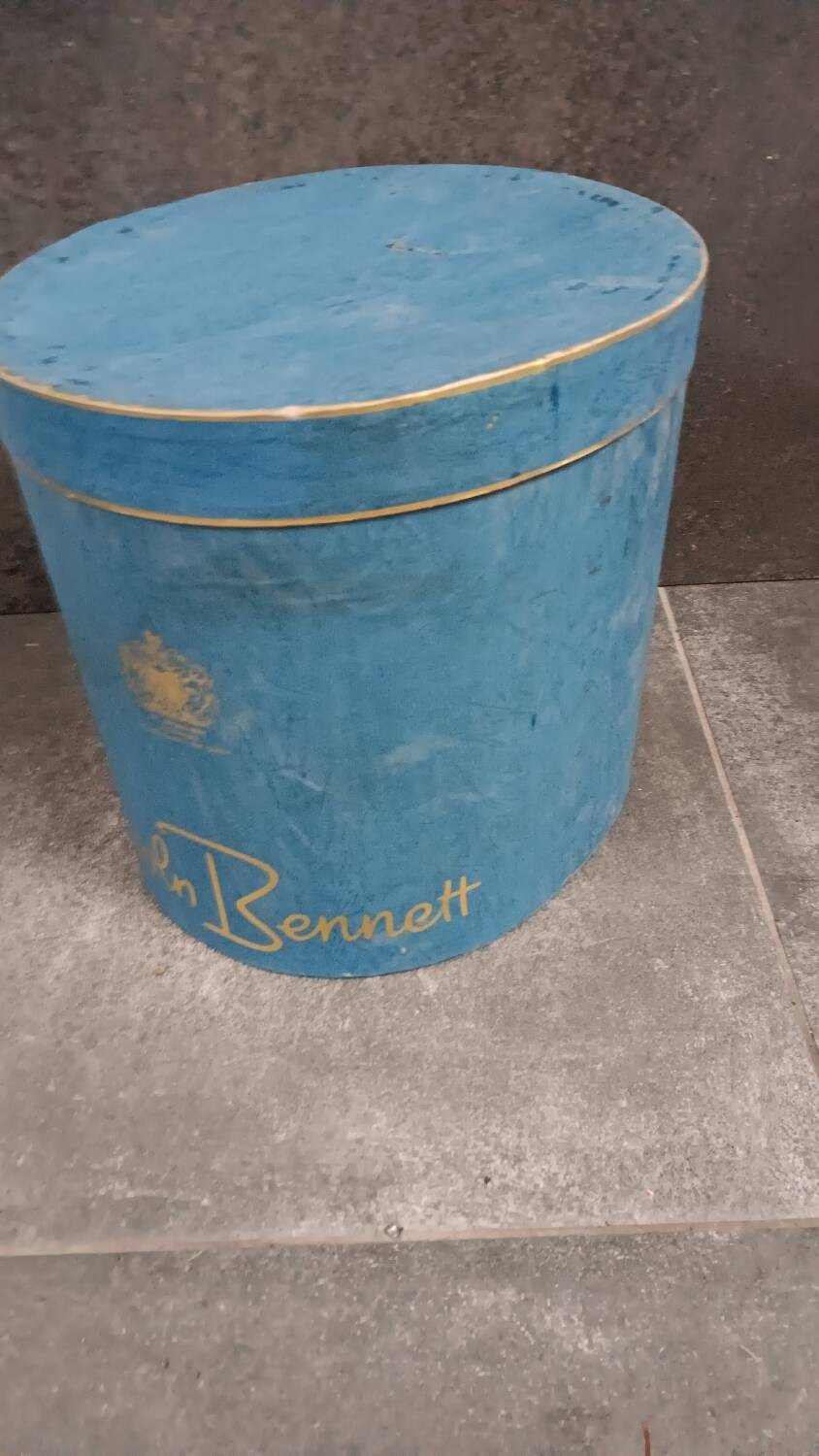 Lincoln bennett english hat box