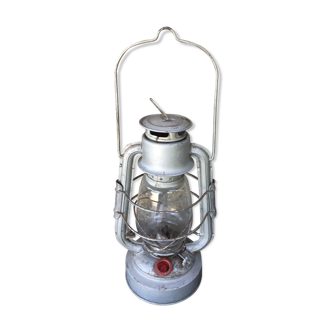 Kerosene storm lamp