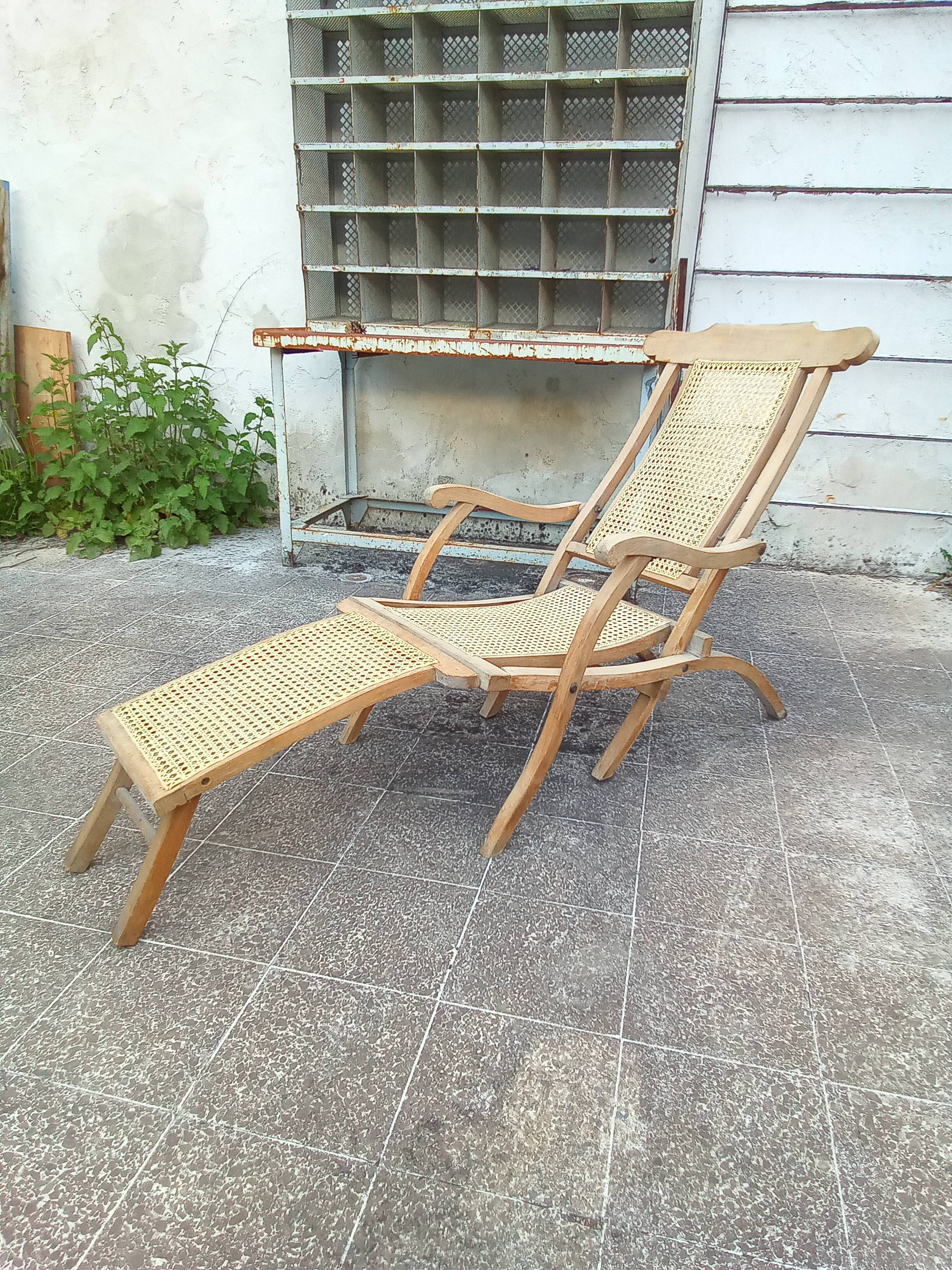 Long chair in caning