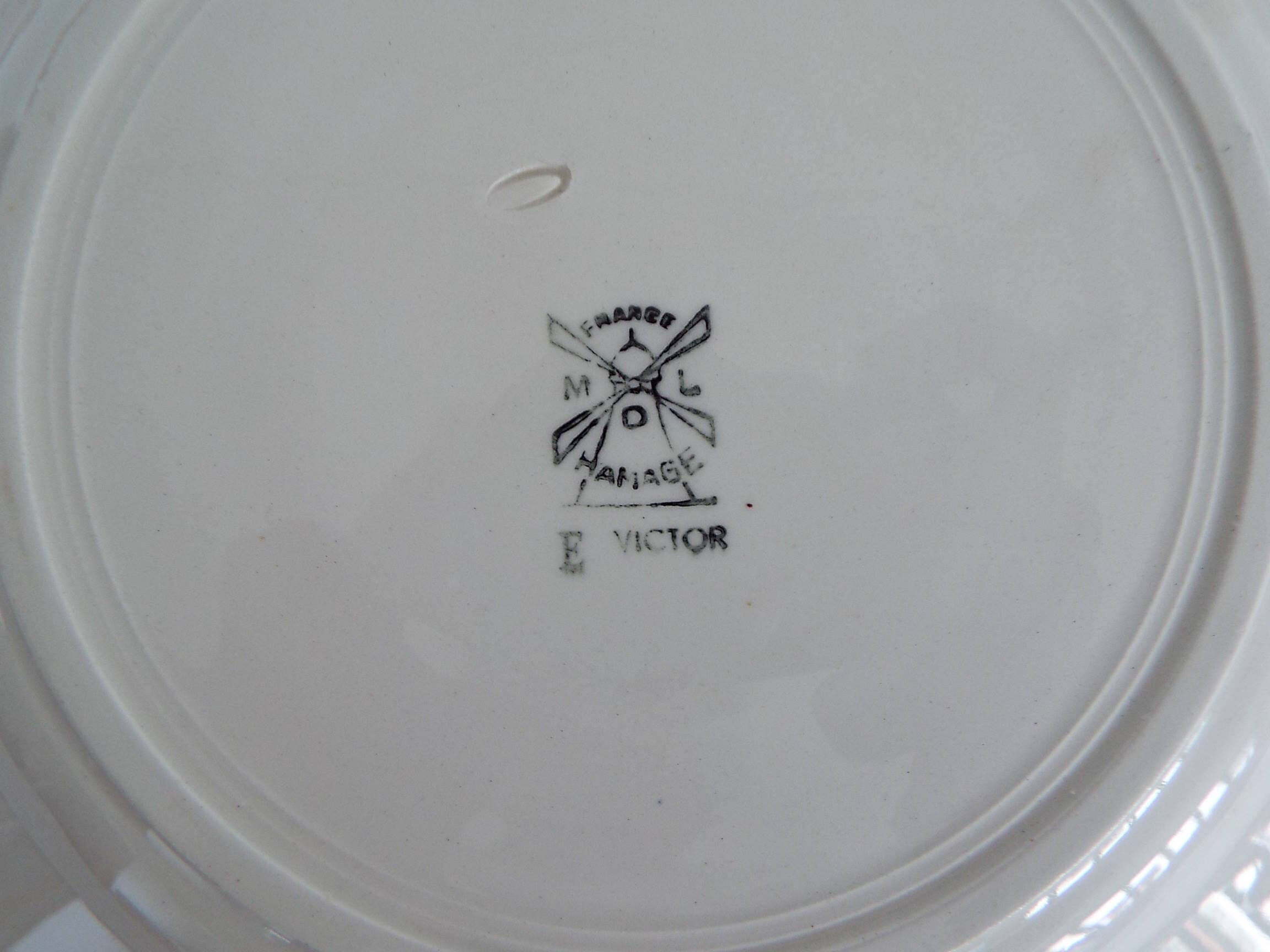 Set of 4 flat plates Moulin des Loups Victor