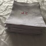 Set of monogram linen towels