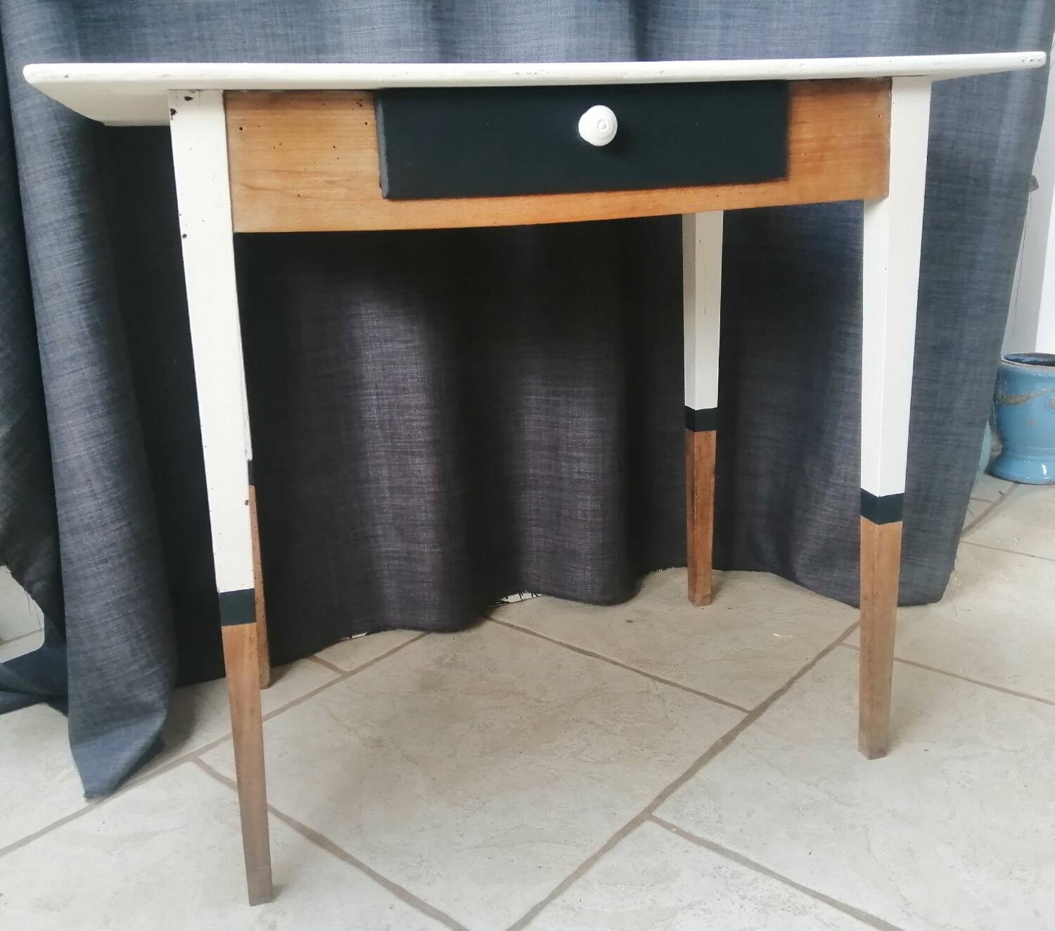 Buren style desk