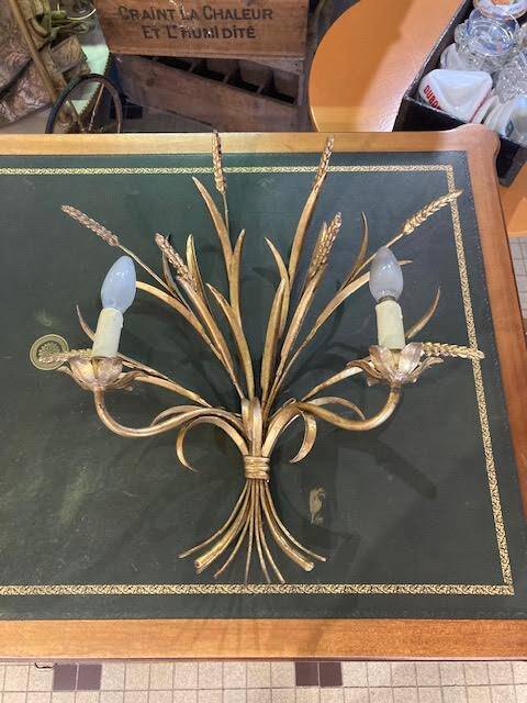 Ear of wheat wall light