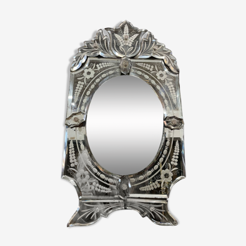 Small Venetian mirror to place