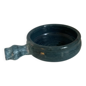 set of 13 decorative items