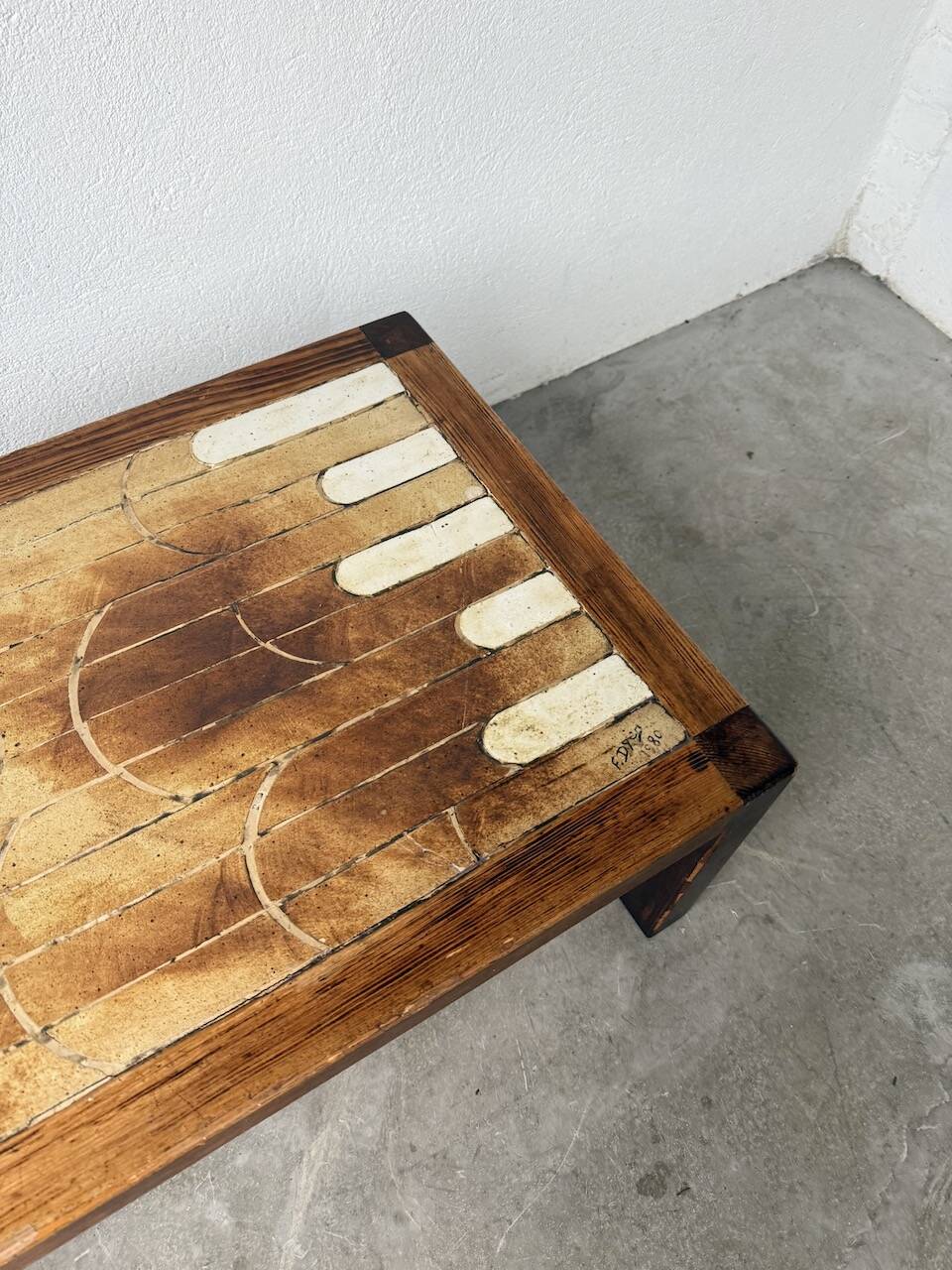 Dyem ceramic coffee table