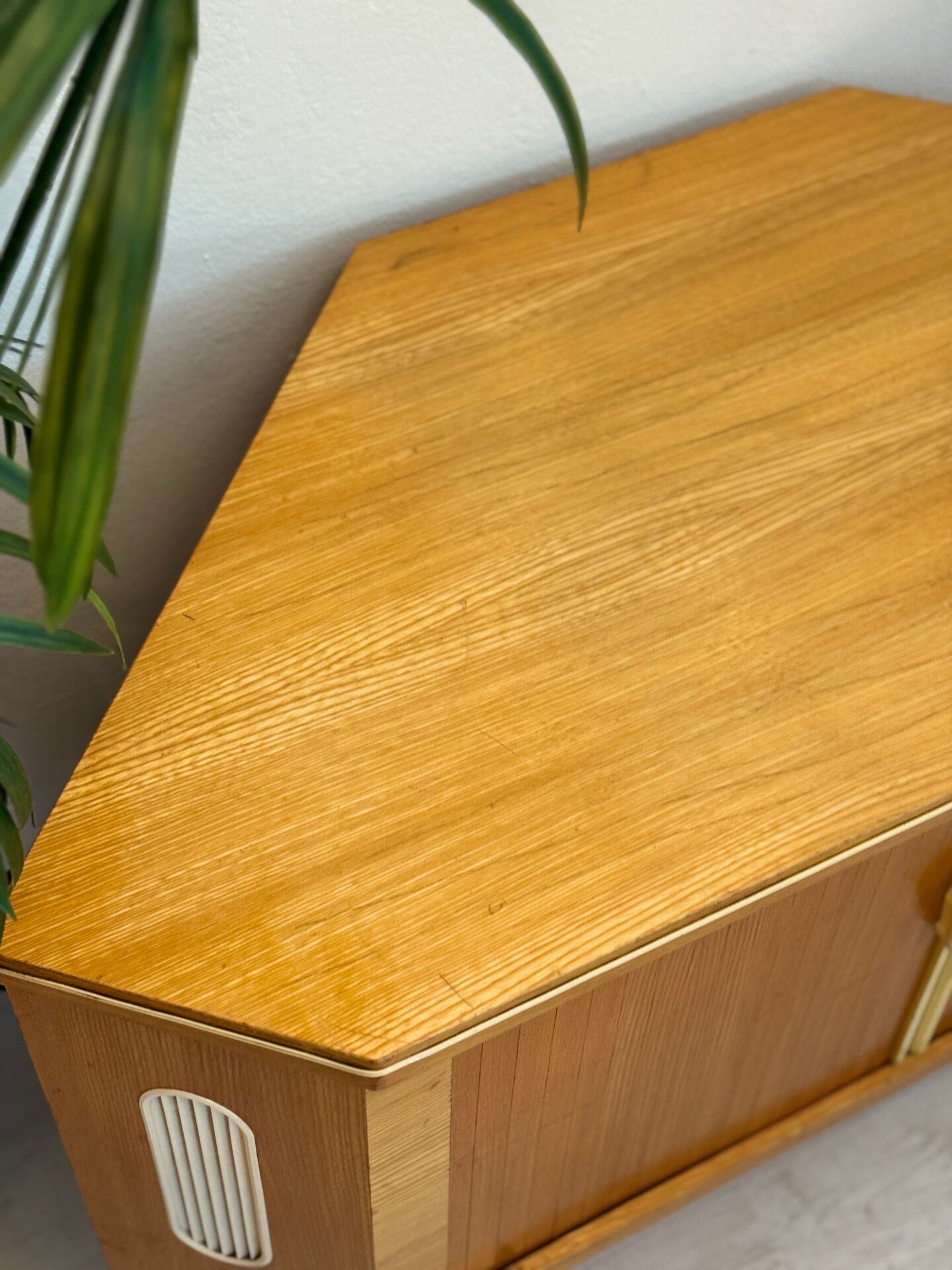 Cabinet de bar vintage « speakeasy »