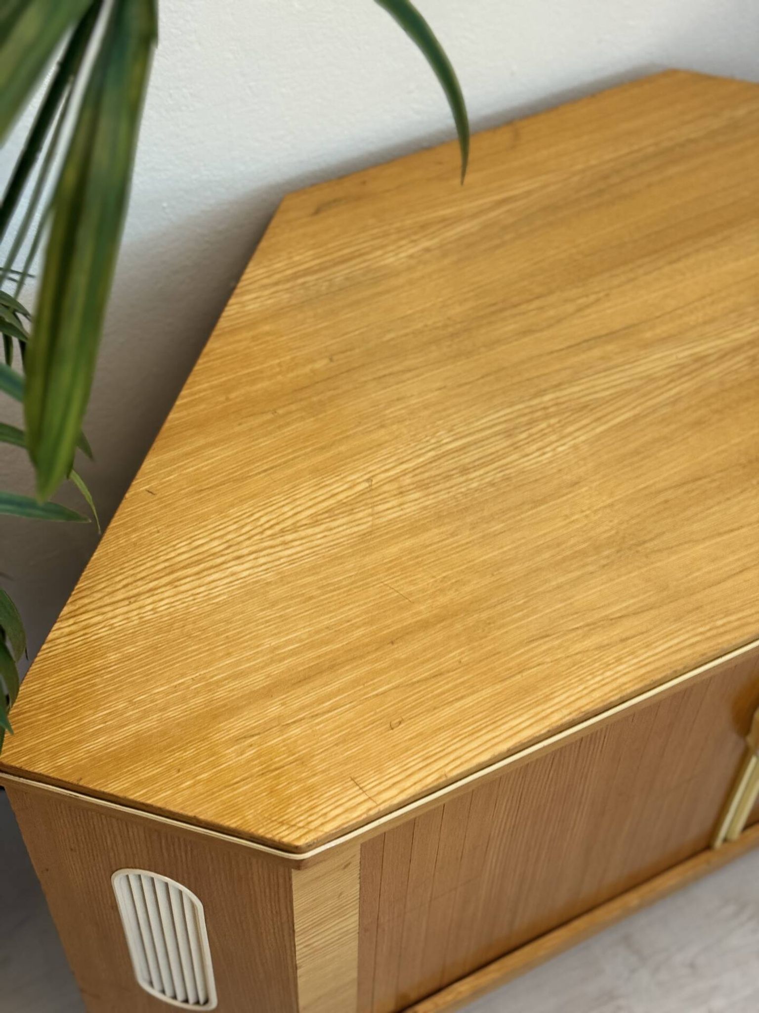 Cabinet de bar vintage « speakeasy »