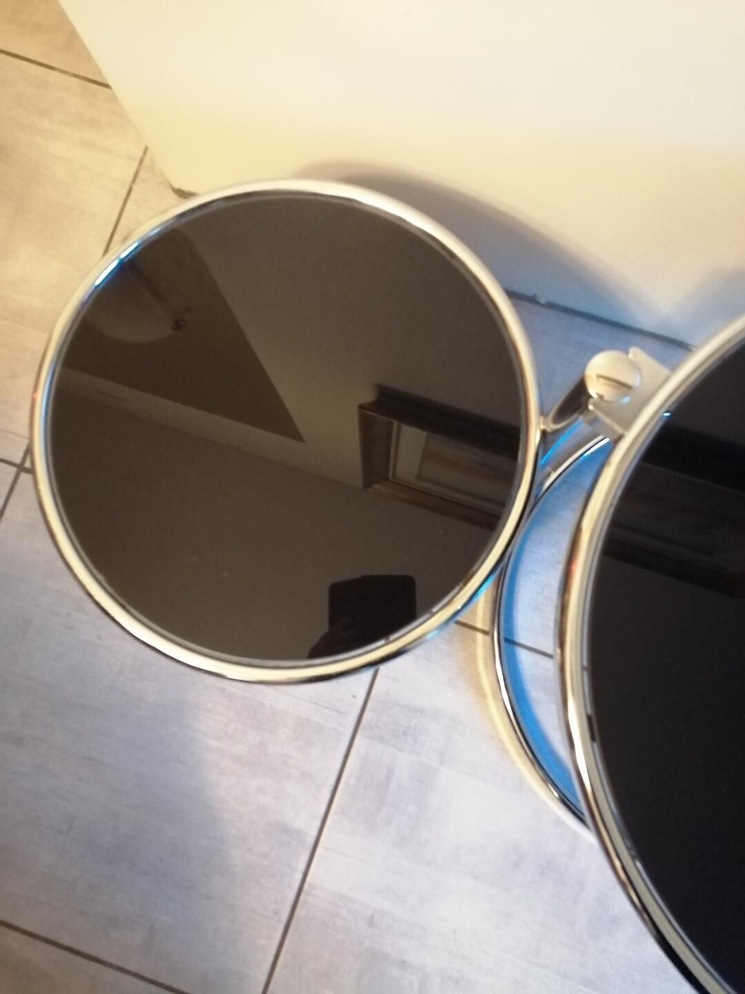 Round coffee table 3 extendable trays