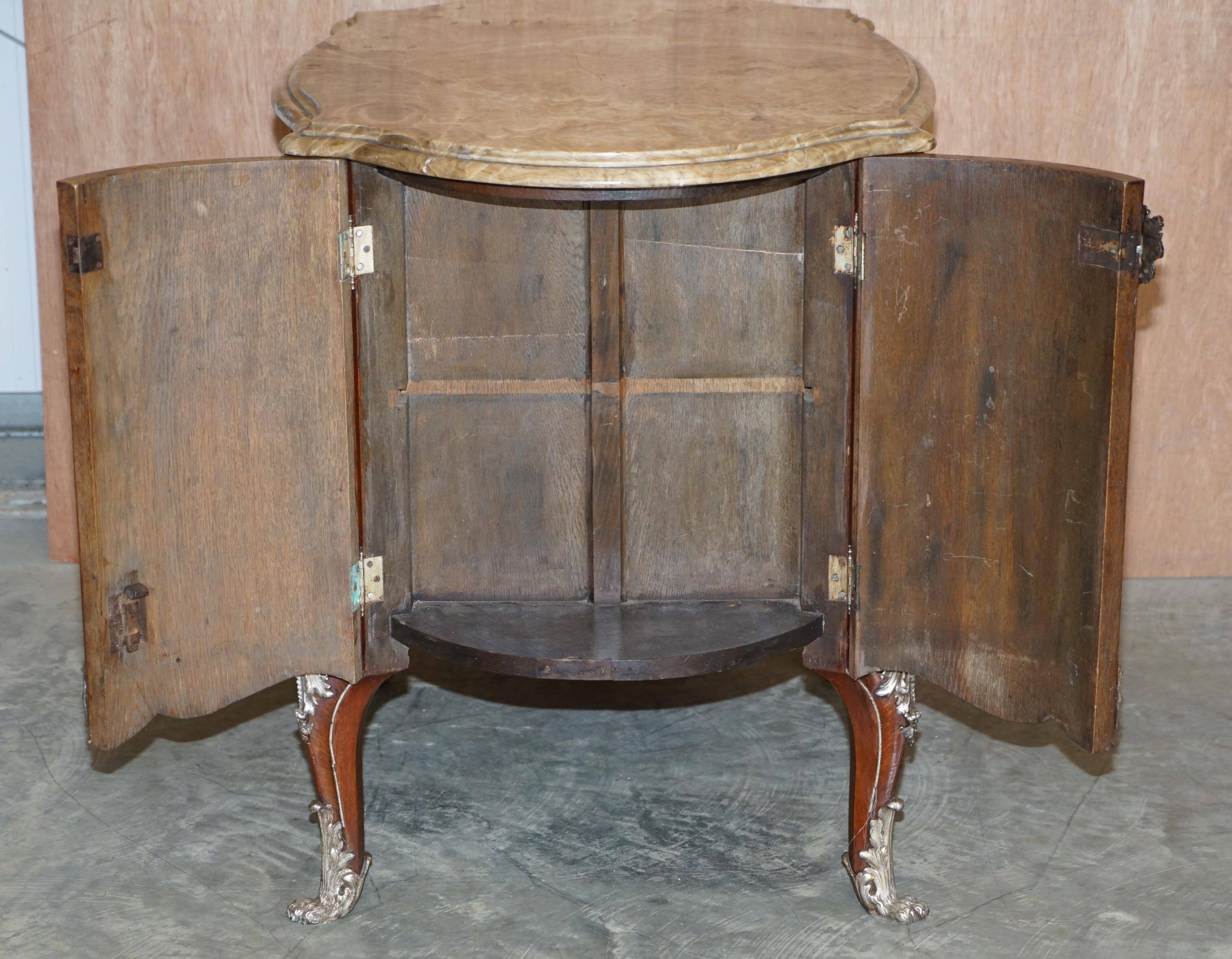 Buffet rare Germain Landrin vers 1750 en marbre et kingwood