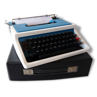 Typewriter Underwood portable 315 blue with travel case / blue Typewriter / 70s, Made in Spain.