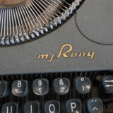 Machine à écrire vintage MJ Rooy portable