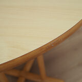 Table ronde en hêtre, design danois, années 1990, production: Danemark