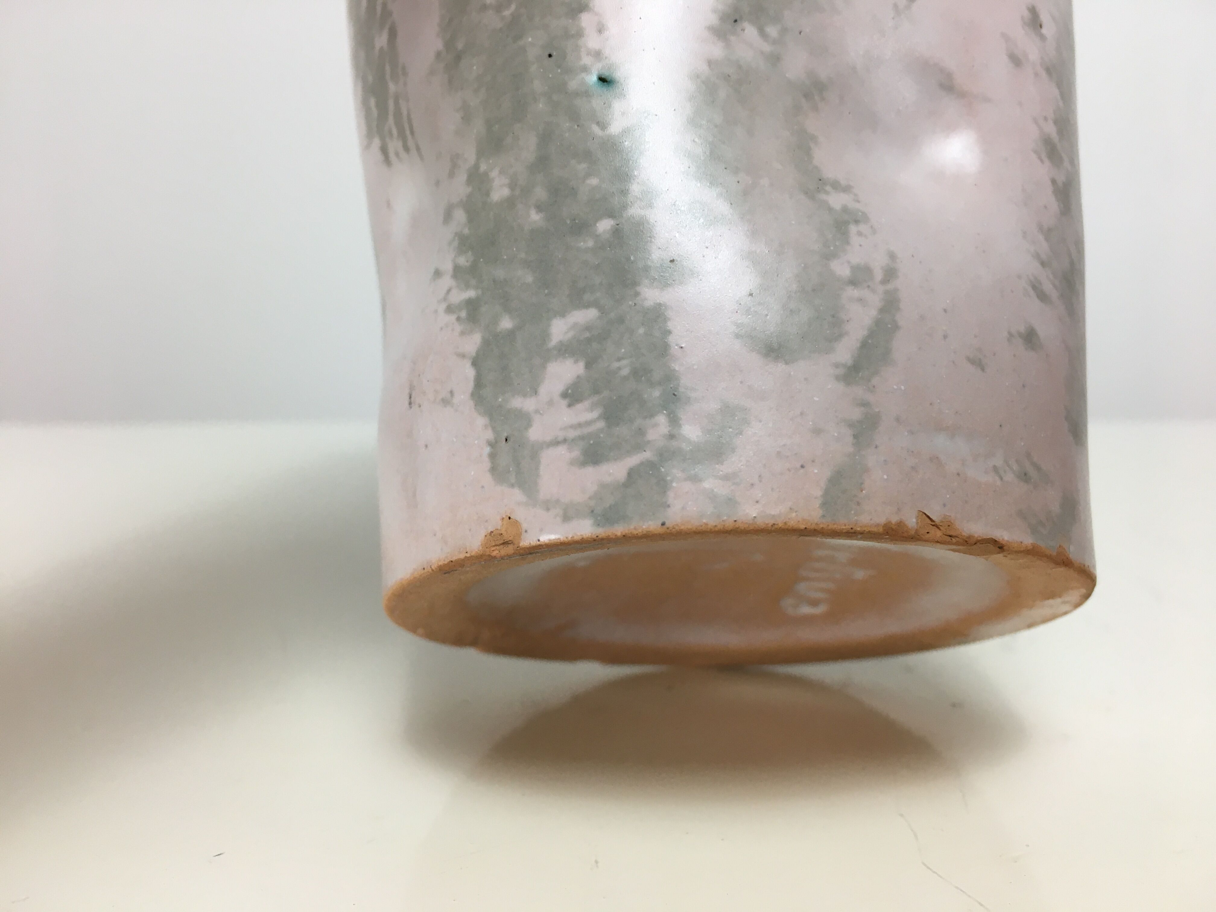 Vase céramique décor pariétal, années 50 signée yurtsua