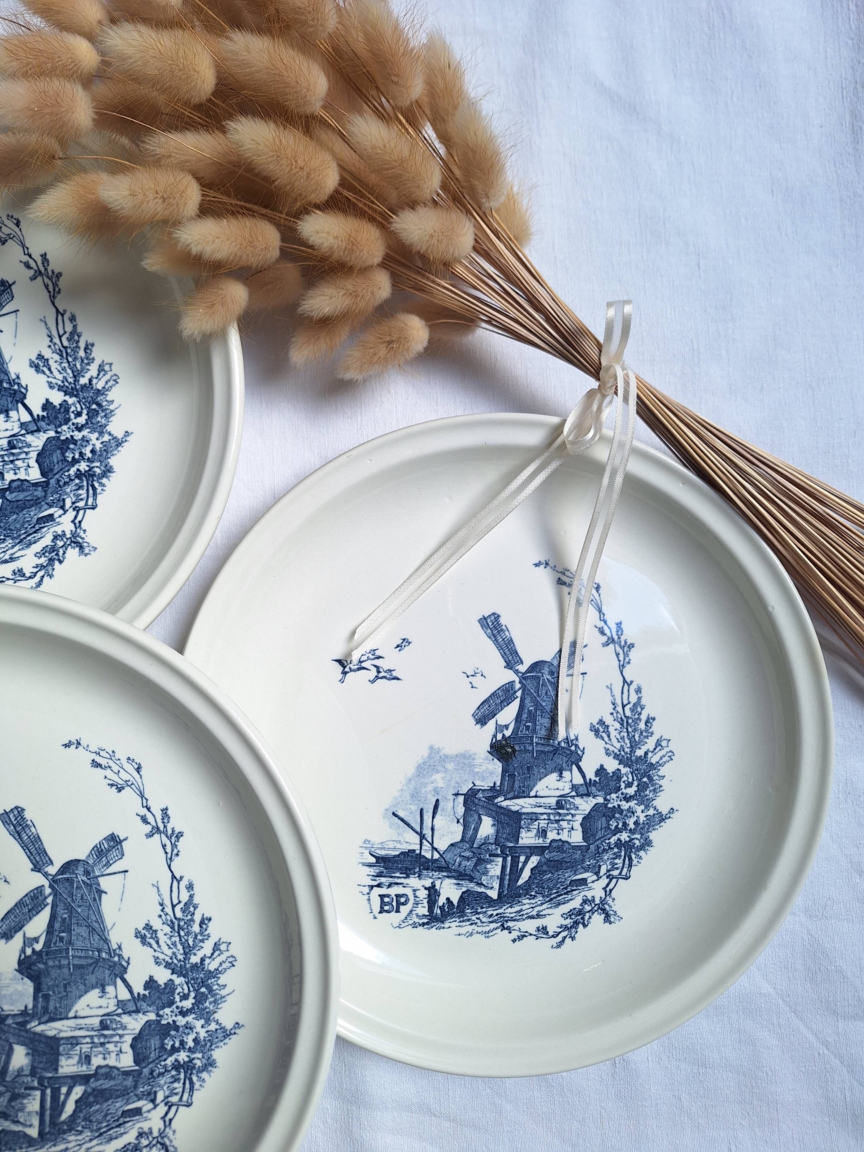 Assiettes plates moulin bleu vintage