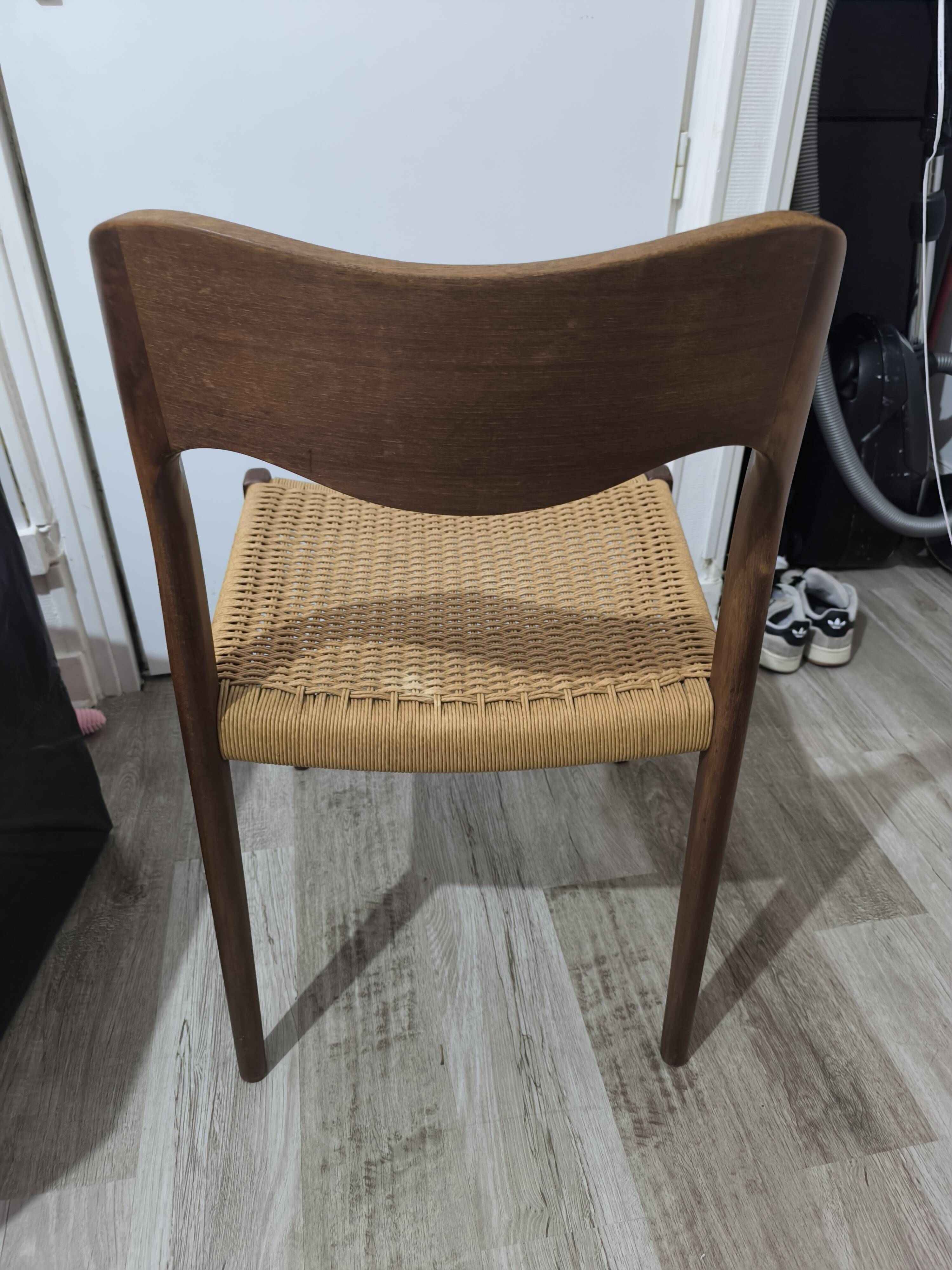 Lot de 4 chaises vintage Møller modèle 71